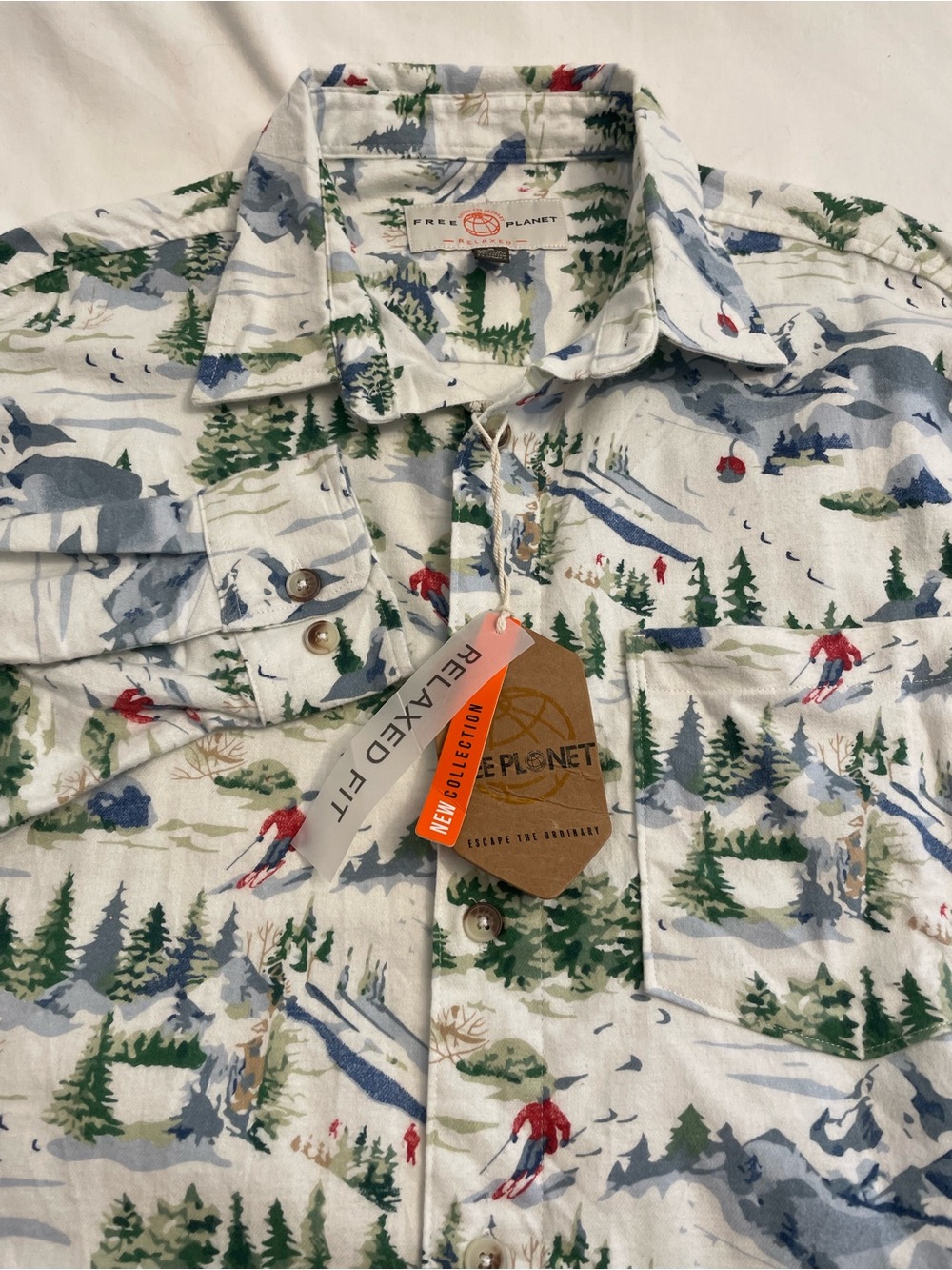 NWT Free Planet Men’s Relaxed Fit Skiing Flannel Shirt - Size L Winter Ski Print
